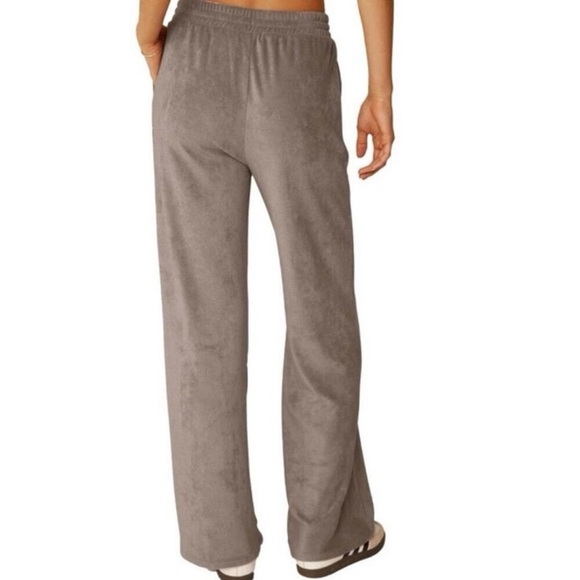 Beyond Yoga Tropez Pull On Pant in Khaki Brown Size Medium Towel Terry Lounge - Picture 2 of 16